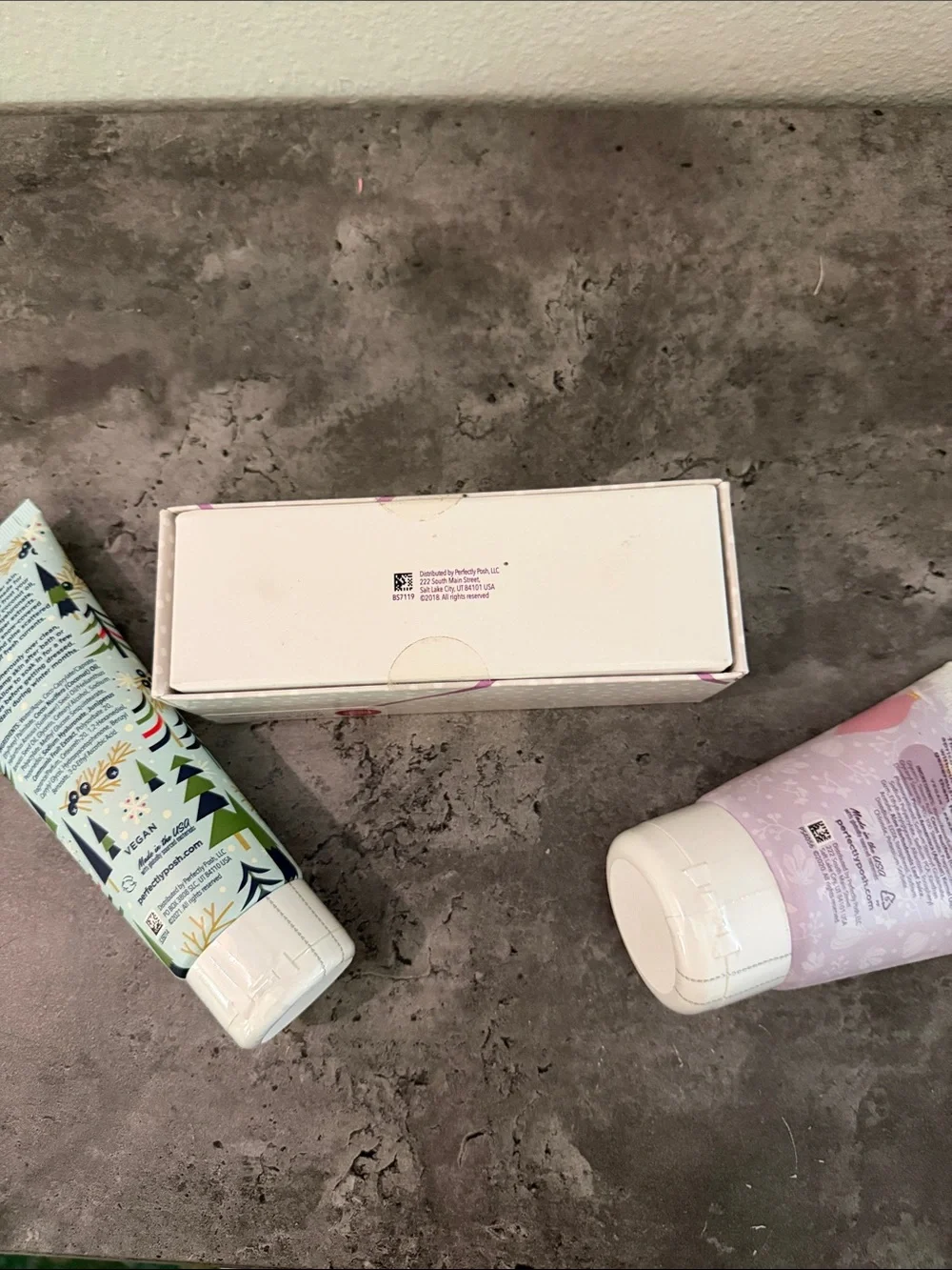 Perfectly Posh Bath Set with Pink and Light Blue Packaging